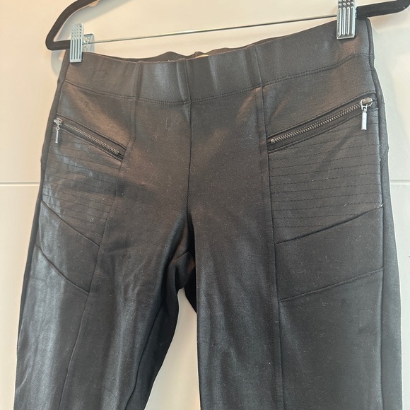 Democracy Black Faux Leather Pants w/ Zipper Details Winter Chic Edgy Designer 6 - Picture 8 of 12